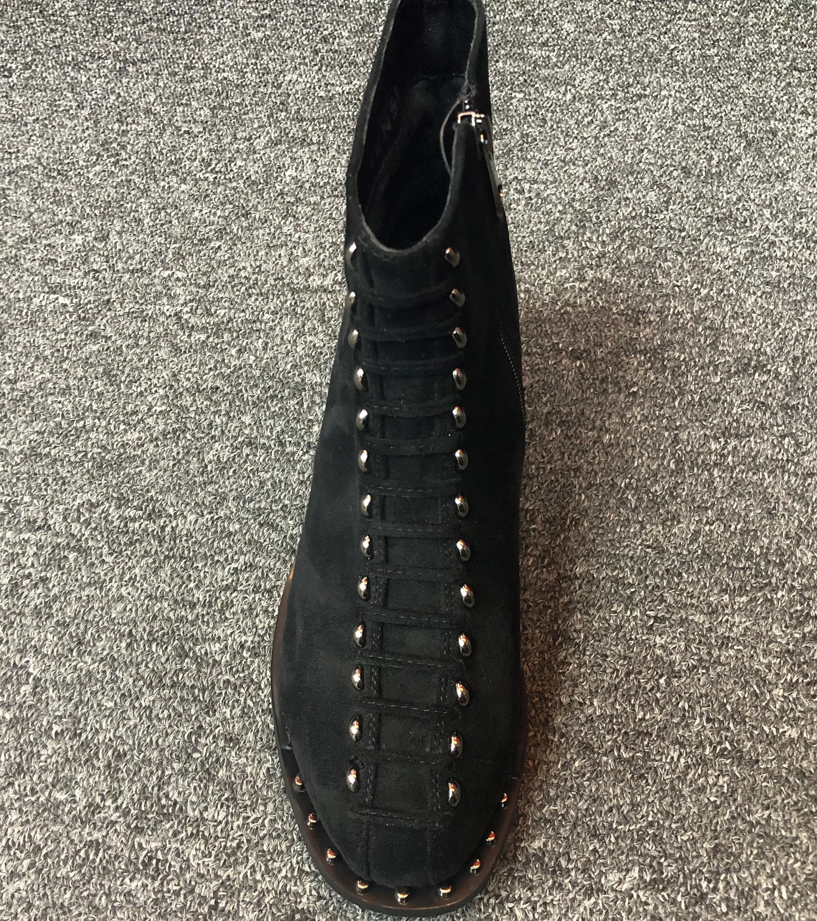 Black Lace-up Suede Rugged Boots